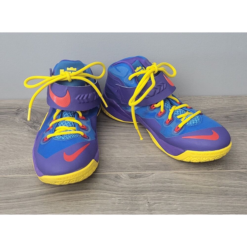 2014 Nike Lebron Soldier VIII Basketball Shoes 653645-400 Size 5Y